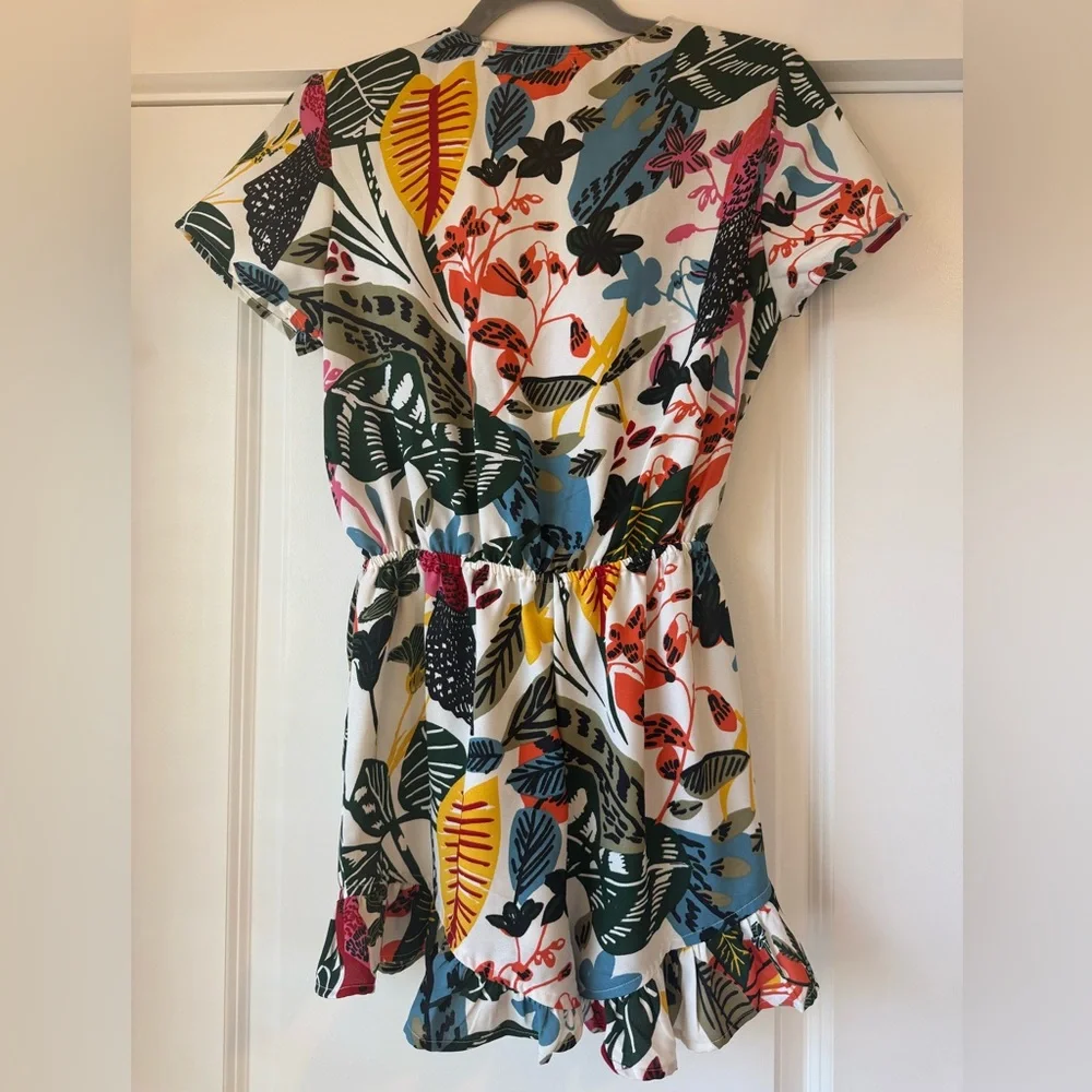 ASOS Boohoo Front Tie Cut Out Romper Tropical Floral Size US 6 - Picture 8 of 8